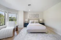 Elegant Home w/7BRs, Game Room, Luxury Yard, Pool