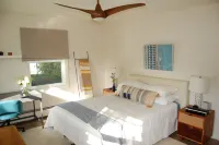 Charming Coastal Cape walk to town & waterfront