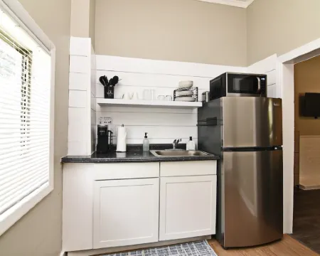 Cute Studio on the Bike Trail Hotels in Winter Garden