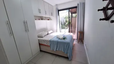 Modern apartment with its own small backyard and swimming pool Hotels in Lapa