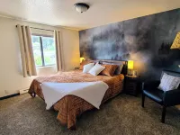 Birch Bungalow: Lead 2 Bedroom/2 Bath Condo. 5 mi to Skiing & 17 mi to Sturgis Hotel di Lead