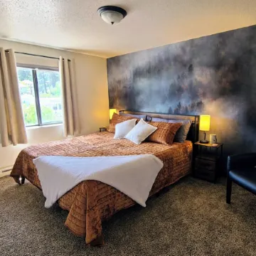 Birch Bungalow: Lead 2 Bedroom/2 Bath Condo. 5 mi to Skiing & 17 mi to Sturgis