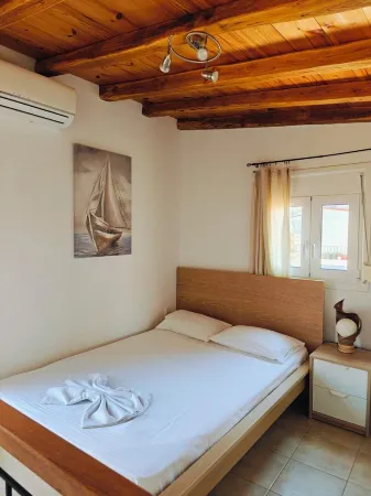 Small house in the heart of Skiathos