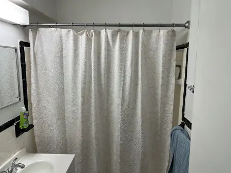 Beautiful studio apartment with a nice balcony Отели рядом с достопримечательностью «Манхэттенский колледж»