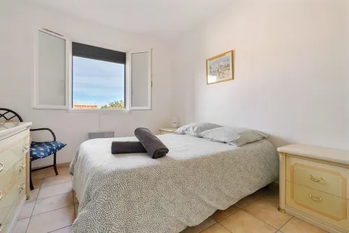 Villa - Swimming pool - Air conditioning - Close to beaches - Pizza oven - Barbecue Hotels in Saint-Mitre-les-Remparts