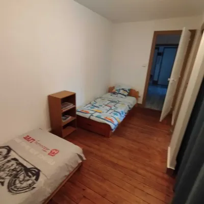 BEAUTIFUL CITY CENTER APARTMENT FOR FAMILY OR GROUP TRAVEL Hotels in Autun