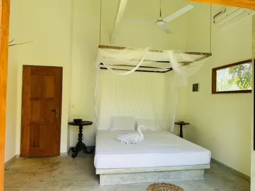 Peaceful jungle villa - 3 Ensuite Bedrooms, Infinity pool & 10 mins to the beach