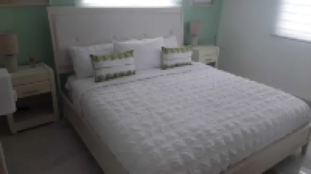 Private Villa with security 5 mins from downtown coco bongo Hotel a 