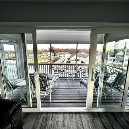 Stunning 3-Story Lakehouse in Sylvan Beach, Sleeps 10, WiFi & Walk to the Beach!