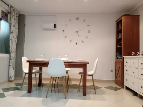 Cervantes Apartment Ideal for families and groups looking for space