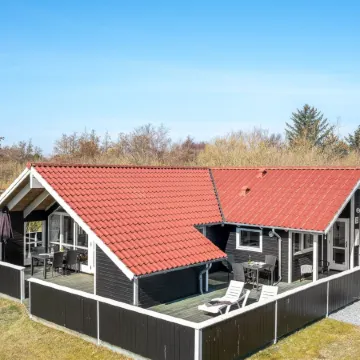 "Germaine" - 1.2km from the Sea