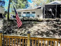 Withlacoochee River, 2/2,pet friendly, sleeps 6, fishing, scalloping, boating. Hotels in Inglis