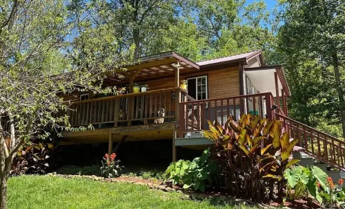 Charming 3-Bedroom Cabin with Hot Tub, Wi-fi Near Nolin Lake and Mammoth Cave