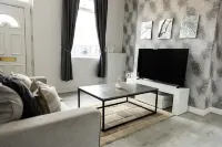 2bedroom Cosy Fully detached Retreat, with computerized shower & game room......