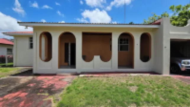 Beautiful and Cozy 3 Bedroom Home in walking distance to the beach and shops!