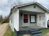 Charming 1-bedroom shotgun style house in historic downtown Natchez