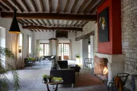 Art House Domaine de l'Ocrerie Hotels in Taingy