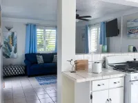 Just 7 minutes to airport. Wi-Fi and A/C. Capture Holiday Memories here!