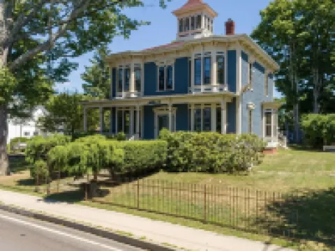 Charming Victorian Estate with AC, WiFi with water views in East Boothbay Hotels in Boothbay
