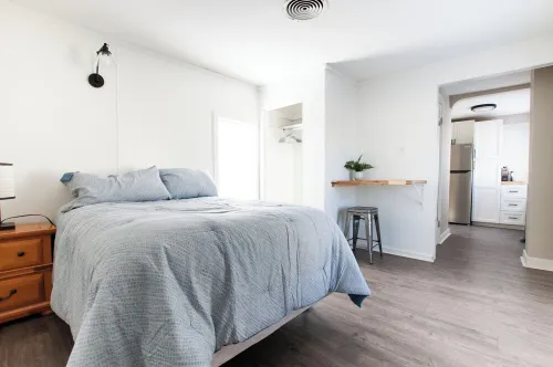 Charming apartment near Parkview Stadium in Fort Wayne