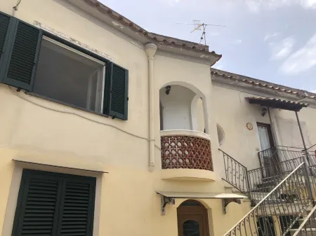 Lucerne Отели в г. Прочида