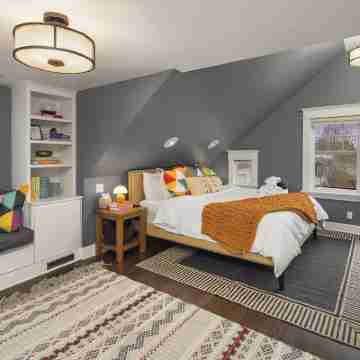 Luxury Family Retreat! ~ PacMan ~ Peloton ~ DogsOK Rooms