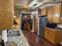 Welcoming 2-bedroom house with HVAC in  Clarendon with large lot and court yard Hotels in Clarendon