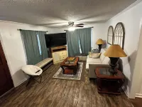 Spacious 4-bedroom apartment with WiFi, AC in charming Conway Hotel a Conway