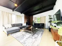 Bright 2BR Home Near LAX & SoFi - SH2 فنادق في Ladera Heights