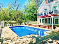 Poolside Oasis close to Bucknell