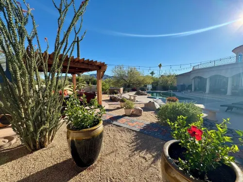 Scenic & Peaceful Backyard Retreat, Heated Pool & Mountain View’s, Close to Town