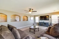Chic New Mexico Retreat w/ Patio, Grill & Fire Pit - Wifi