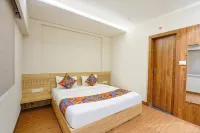 แฟบโฮเทล ไวท์ เพิร์ล