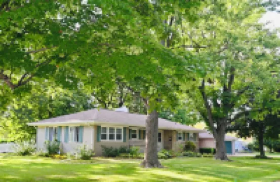 Cozy, stylish spot with great amenities—walk to food, shops & 15 min DEC airport