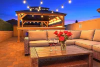 Wknd@Bernies 2Homes-2HotTubs-GAME ROOM, Private Compound--Amazing H2O/Mtn Views!