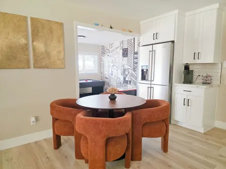 Welcome Home! King beds, Peaceful, Nice yard, Playground, and Arcades.