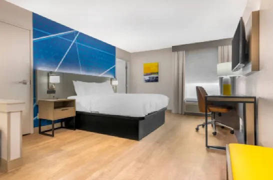 Comfort Inn & Suites Saint Louis Lafayette Square Hotel dekat Missouri Botanical Garden