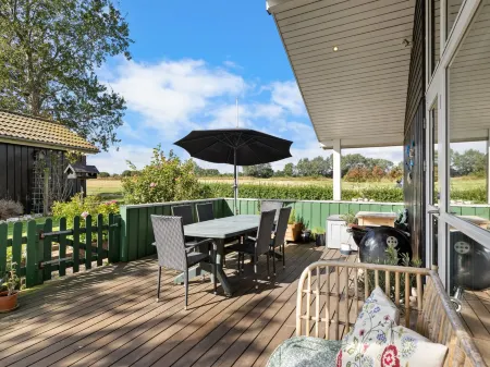 "Harthwik" - 10m from the sea Отели в г. Skarup Fyn