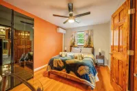 Stunning! Pocono Escape! HotTub Sauna Pool Ski Pet-Friendly Fireplace Fishing