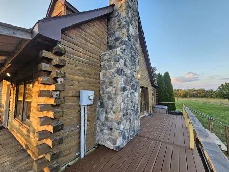 Breathtaking Views and Cozy Fireplace - Charming Modern Retreat