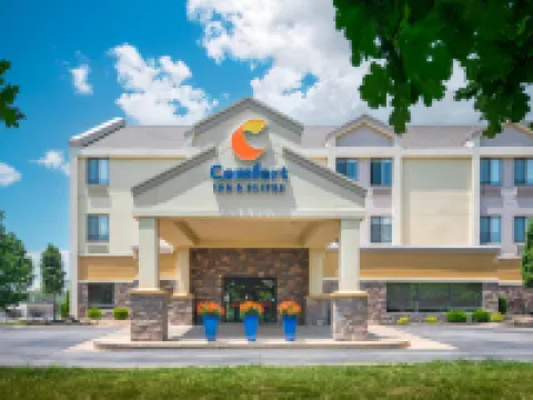Comfort Inn & Suites Kansas City - Northeast Hotels in Chouteau Township