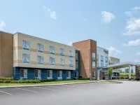Fairfield Inn & Suites Washington Court House Jeffersonville Hotels in Fayette County