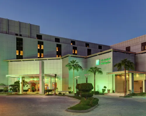 Holiday Inn RIYADH - AL QASR by IHG Hotels in der Nähe von Einkaufszentrum Al Faisaliah