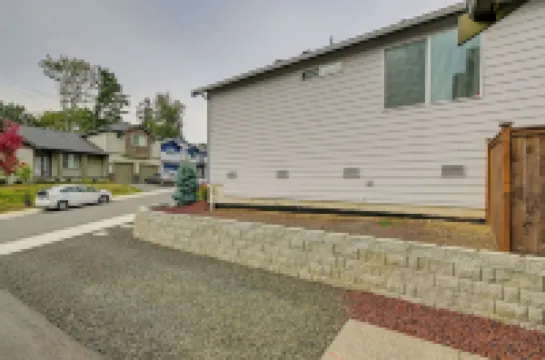 Modern Seatac Gem w/ Fireplace & Smart Tvs! Hotels in 