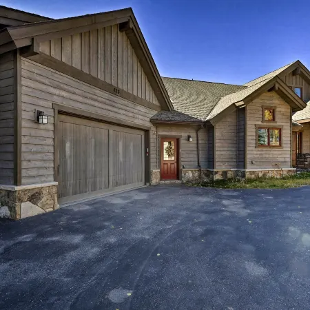 6 Mi to Slopes: Breck Home w/ Hot Tub & Game Room
