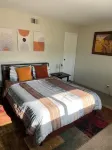 Chic Desert Condo With Mountain Views - Apartments