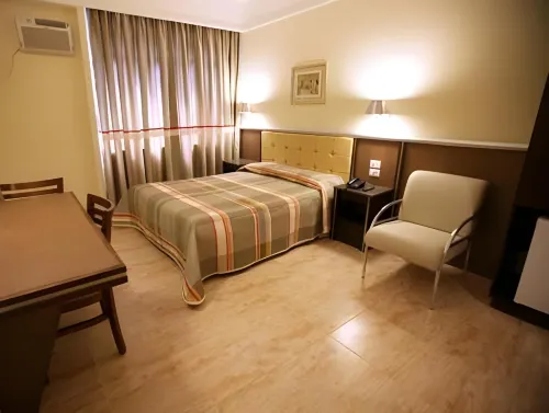 Soneca Plaza Hotel - ที่มีบาร์