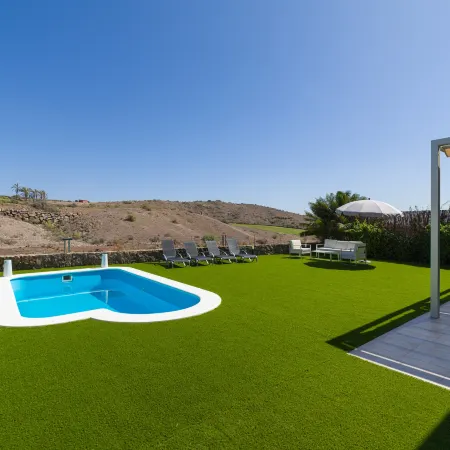 Chalet in Salobre with Private Heated Pool