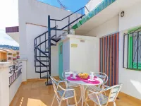 Apartment in Roses near Sandy Beach - Kitchenette