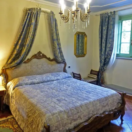 Villa in Pistoia with Heated Pool & Sauna